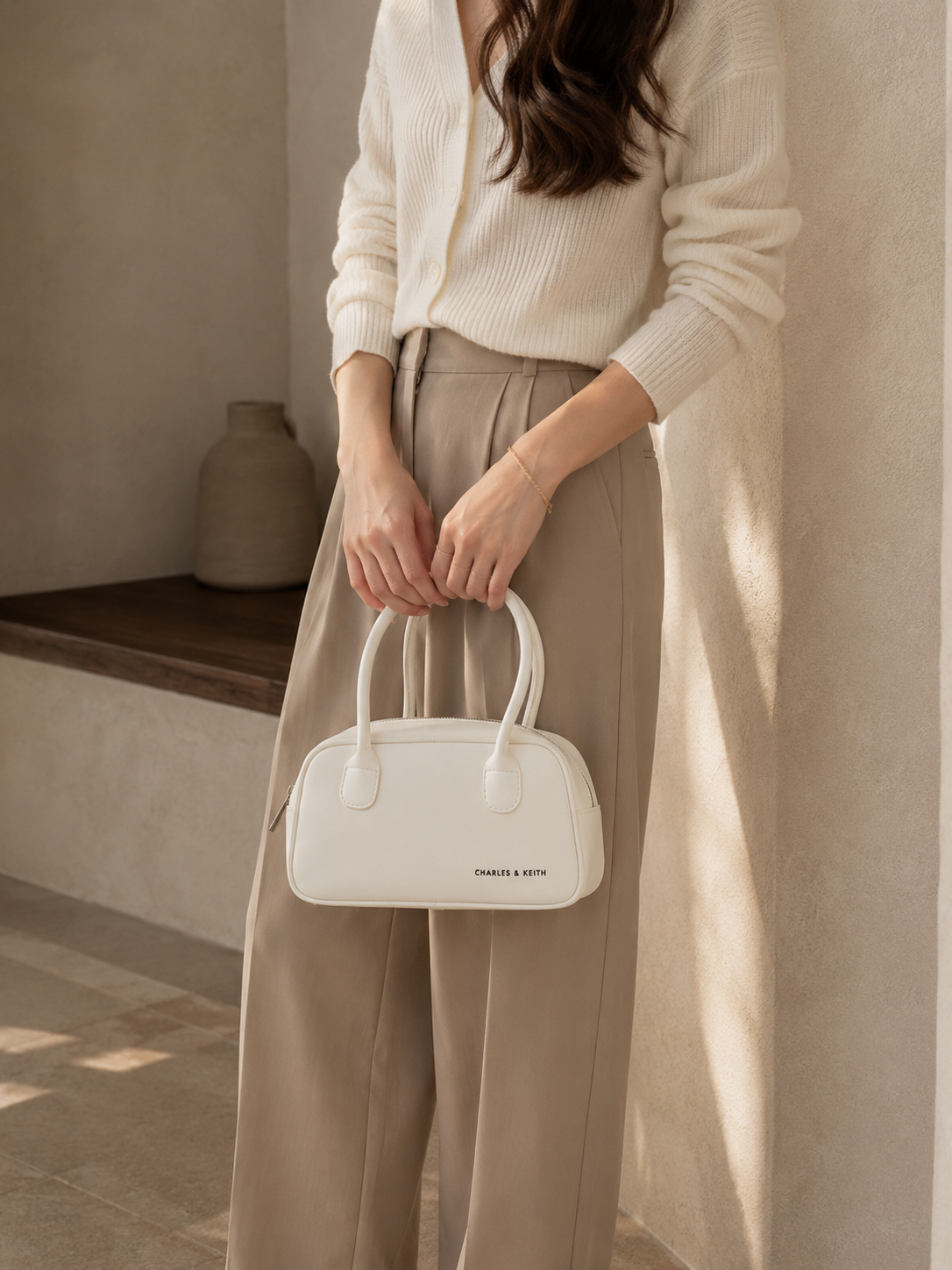 Minimalist Oval Shoulder Bag- WHITE